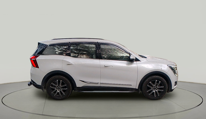 2022 Mahindra XUV700 AX 7 LUXURY D AT 7 STR, Diesel, Automatic, 61,284 km, exterior