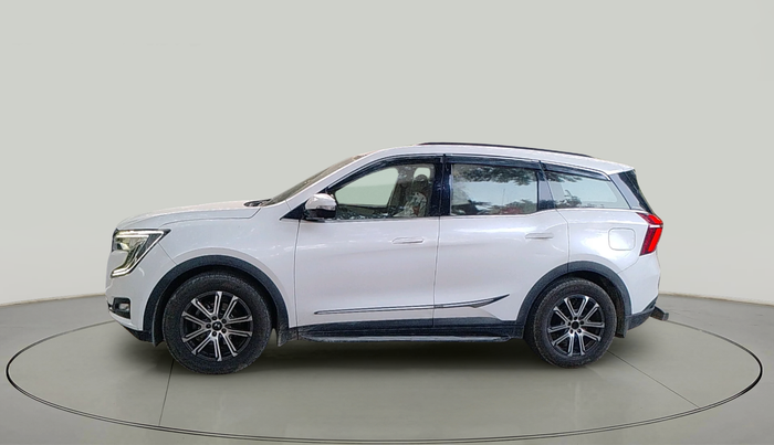 2022 Mahindra XUV700 AX 7 LUXURY D AT 7 STR, Diesel, Automatic, 61,284 km, exterior