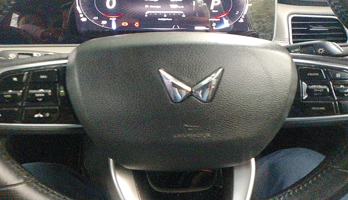 2022 Mahindra XUV700 AX 7 LUXURY D AT 7 STR, Diesel, Automatic, 61,284 km, interior