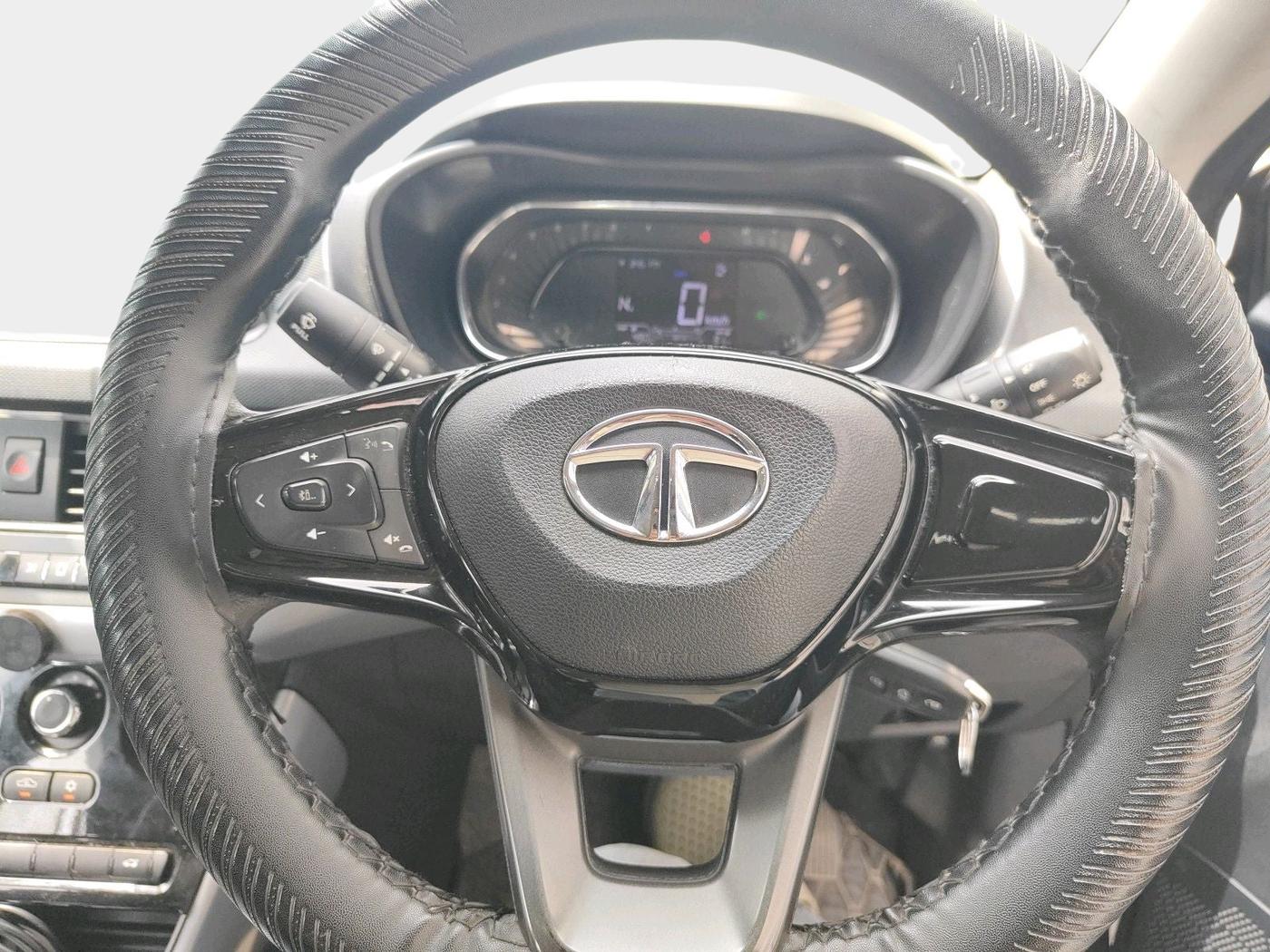 2020 Tata NEXON XMA SUNROOF PETROL, Petrol, Automatic, 54,000 km, interior