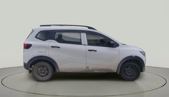 2022 Renault TRIBER RXE MT, Petrol, Manual, 65,295 km, exterior