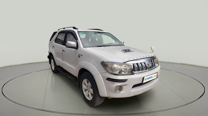 2011 Toyota Fortuner 3.0 4X4 MT, Diesel, Manual, 1,44,639 km, exterior