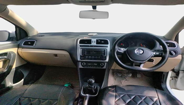 2015 Volkswagen Polo HIGHLINE1.5L, Diesel, Manual, 86,065 km, interior