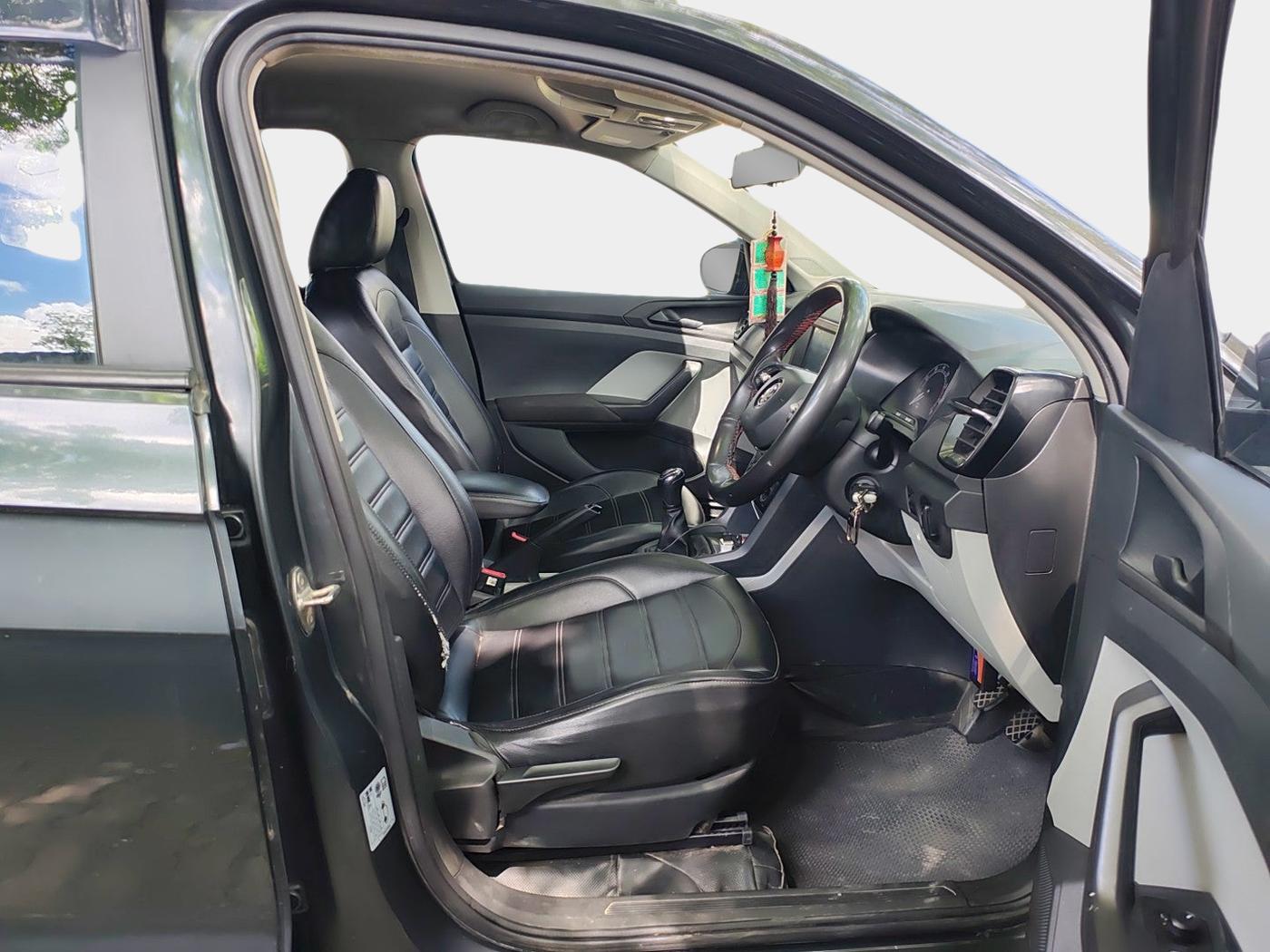2022 Skoda KUSHAQ ACTIVE 1.0L TSI MT, Petrol, Manual, 94,700 km, interior