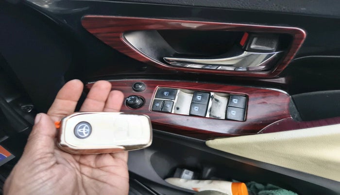 2016 Toyota Innova Crysta 2.4 VX 8 STR, Diesel, Manual, 4,17,637 km, interior