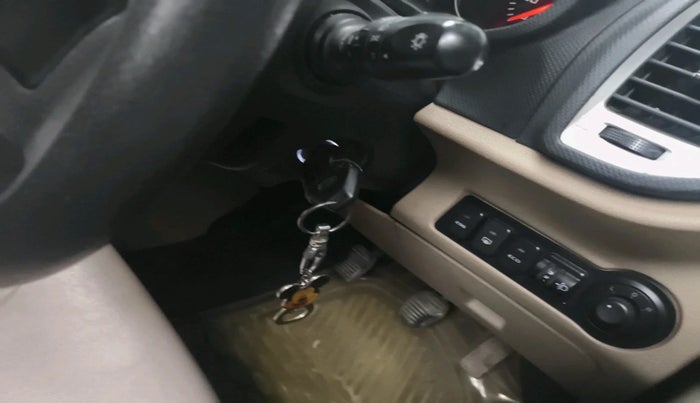 2016 Mahindra TUV300 T8, Diesel, Manual, 1,11,888 km, interior