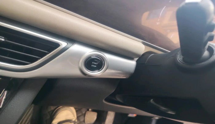 2022 Mahindra XUV700 AX 7 P MT 7 STR, Petrol, Manual, 51,602 km, interior