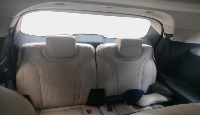 2022 Mahindra XUV700 AX 7 P MT 7 STR, Petrol, Manual, 51,602 km, interior
