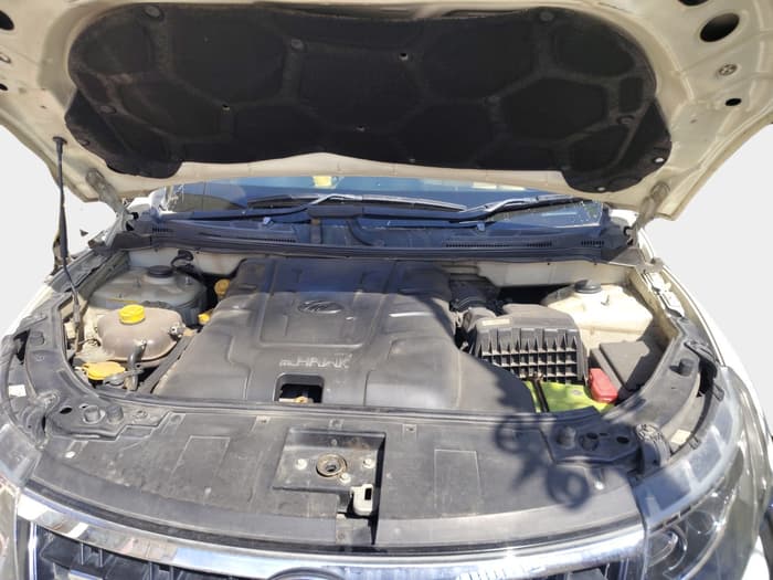 2019 Mahindra XUV500 W7, Diesel, Manual, 1,25,711 km, exterior
