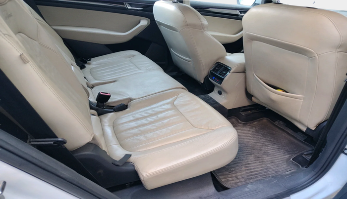 2018 Skoda Kodiaq L&K 2.0 TDI 4X4 AT, Diesel, Automatic, 1,03,650 km, interior