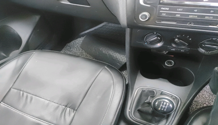 2018 Volkswagen Polo COMFORTLINE 1.0L MPI, Petrol, Manual, 76,095 km, interior