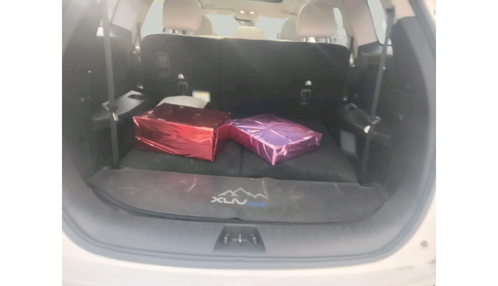 2022 Mahindra XUV700 AX 7 LUXURY D AT 7 STR, Diesel, Automatic, 48,338 km, exterior