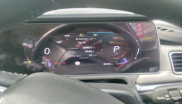 2022 Mahindra XUV700 AX 7 LUXURY D AT 7 STR, Diesel, Automatic, 48,338 km, interior