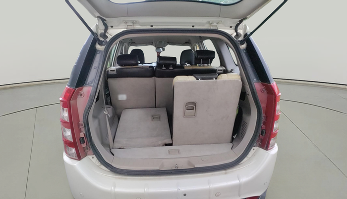 2017 Mahindra XUV500 W6, Diesel, Manual, 70,501 km, exterior