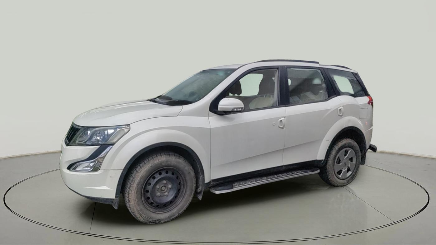 2017 Mahindra XUV500 W6, Diesel, Manual, 70,591 km, exterior