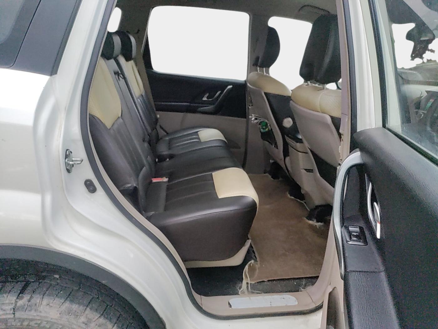 2017 Mahindra XUV500 W6, Diesel, Manual, 70,591 km, interior