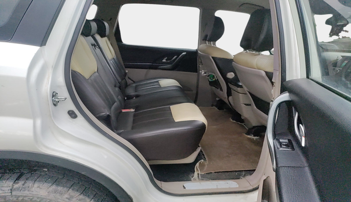 2017 Mahindra XUV500 W6, Diesel, Manual, 70,501 km, interior