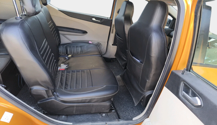 2021 Renault TRIBER RXZ DUAL TONE, Petrol, Manual, 30,663 km, interior