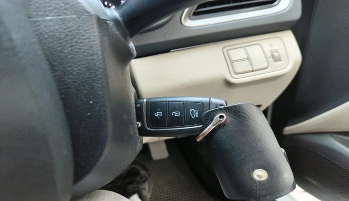 2017 Hyundai Verna 1.6 CRDI SX + AT, Diesel, Automatic, 1,55,855 km, interior