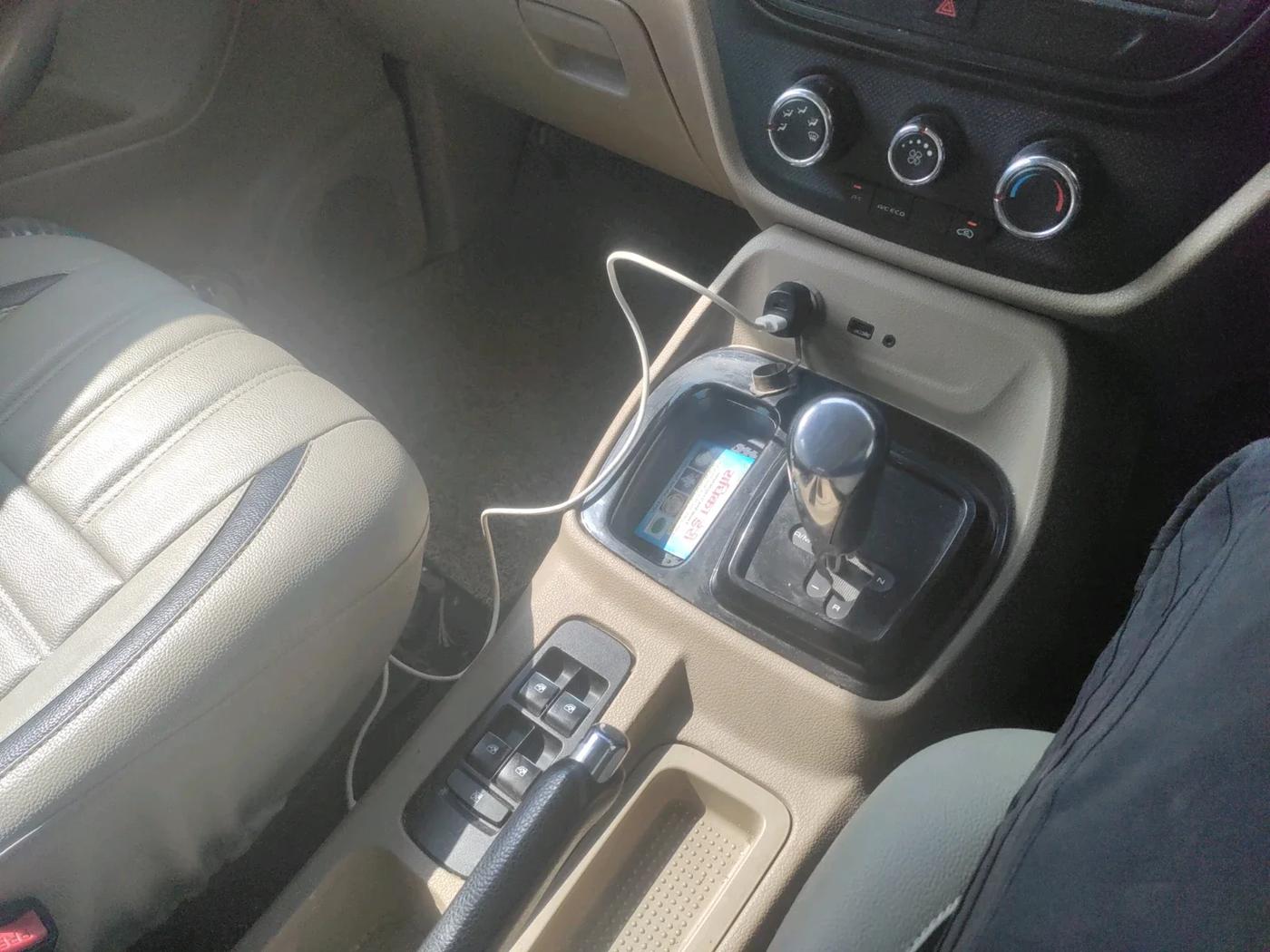 2017 Mahindra TUV300 T8 AMT, Diesel, Automatic, 1,03,199 km, interior