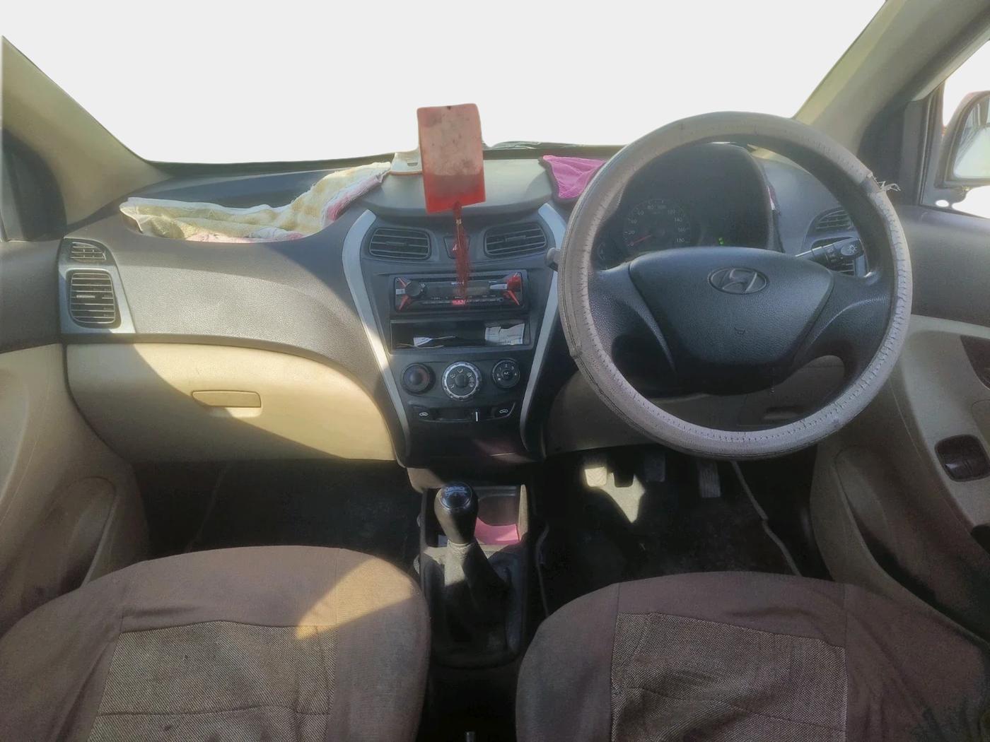2017 Hyundai Eon ERA +, Petrol, Manual, 1,04,595 km, interior