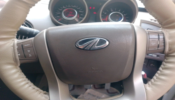 2015 Mahindra XUV500 W6, Diesel, Manual, 76,895 km, interior
