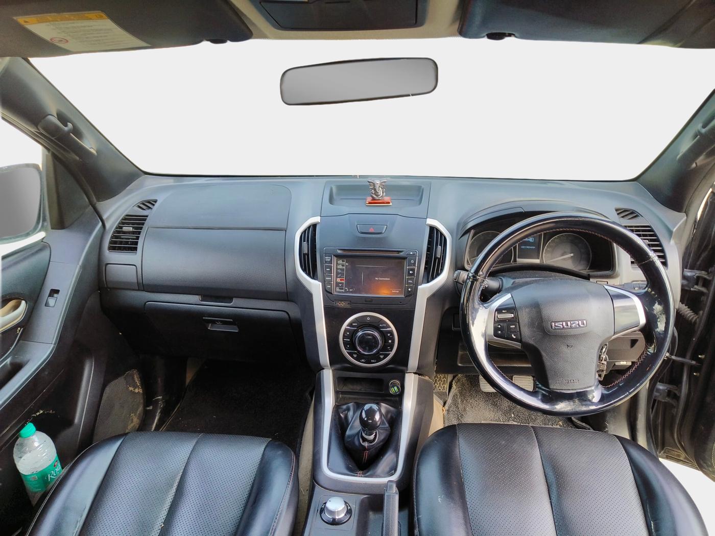 2018 ISUZU D-Max V Cross 4*4 MT, Diesel, Manual, 1,04,795 km, interior