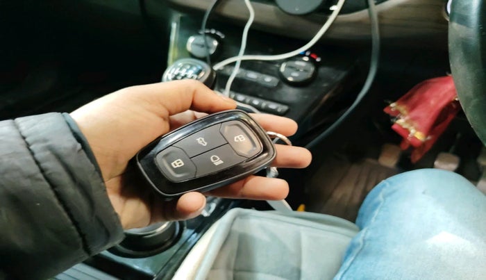 2022 Tata NEXON XZ PLUS (PREMIUM) KAZIRANGA PETROL, Petrol, Manual, 59,550 km, interior