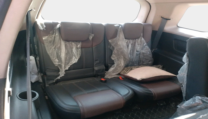 2015 Mahindra XUV500 W8, Diesel, Manual, 70,296 km, interior