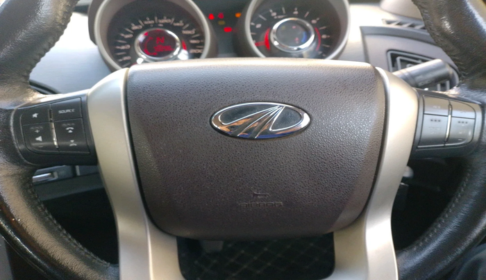 2015 Mahindra XUV500 W8, Diesel, Manual, 70,296 km, interior