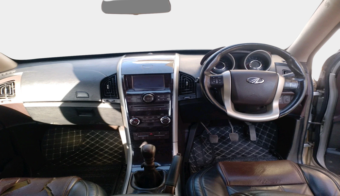 2015 Mahindra XUV500 W8, Diesel, Manual, 70,296 km, interior