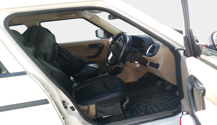 2024 Mahindra BOLERO NEO N 8, Diesel, Manual, 17,571 km, interior