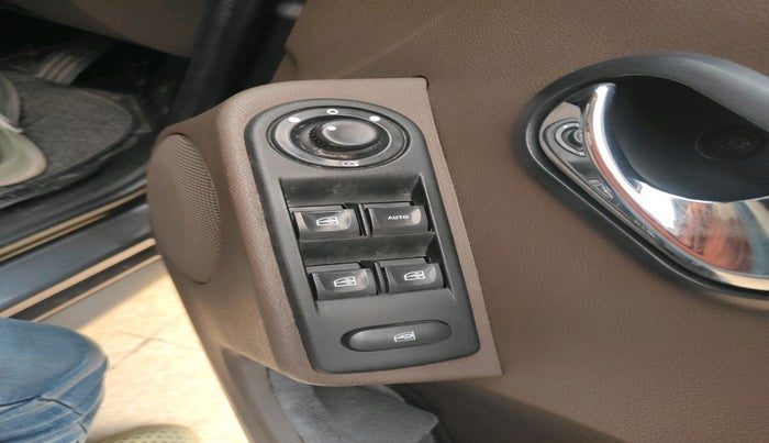 2018 Renault Duster 110 PS RXZ 4X2 AMT DIESEL, Diesel, Automatic, 1,28,041 km, interior