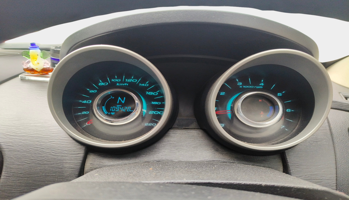 2015 Mahindra XUV500 W10, Diesel, Manual, 1,09,428 km, interior