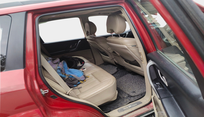 2015 Mahindra XUV500 W10, Diesel, Manual, 1,09,428 km, interior
