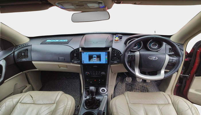 2015 Mahindra XUV500 W10, Diesel, Manual, 1,09,428 km, interior