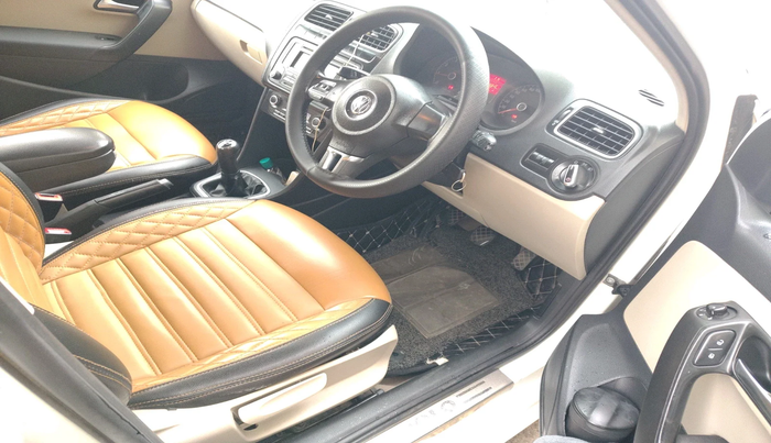 2013 Volkswagen Polo COMFORTLINE 1.2L PETROL, Petrol, Manual, 1,16,849 km, interior