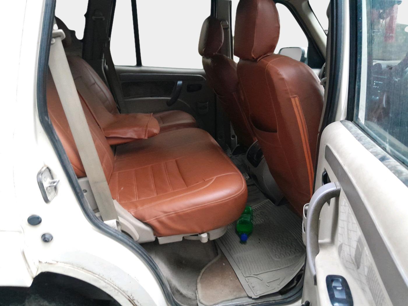 2011 Mahindra Scorpio VLX 2WD BS-III, Diesel, Manual, 1,78,279 km, interior