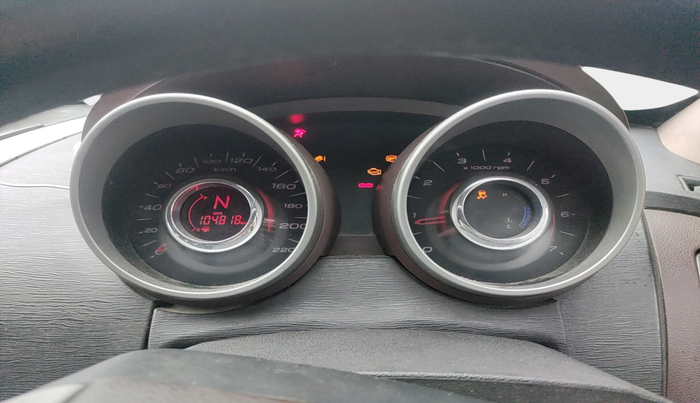 2011 Mahindra XUV500 W8, Diesel, Manual, 1,04,818 km, interior