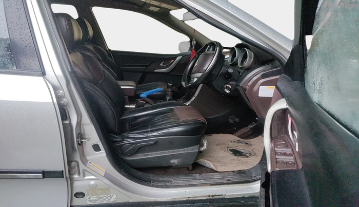 2011 Mahindra XUV500 W8, Diesel, Manual, 1,04,818 km, interior
