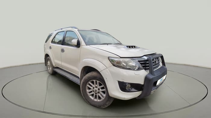 2014 Toyota Fortuner 3.0 4X2 MT, Diesel, Manual, 2,25,000 km, exterior