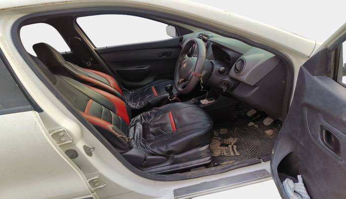 2016 Renault Kwid RXT 0.8, Petrol, Manual, 1,20,939 km, interior