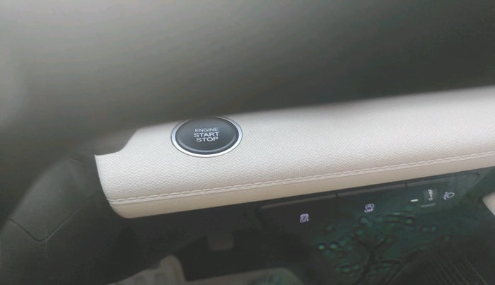 2024 Hyundai Verna SX 1.5 l MPI, Petrol, Manual, 15,378 km, interior