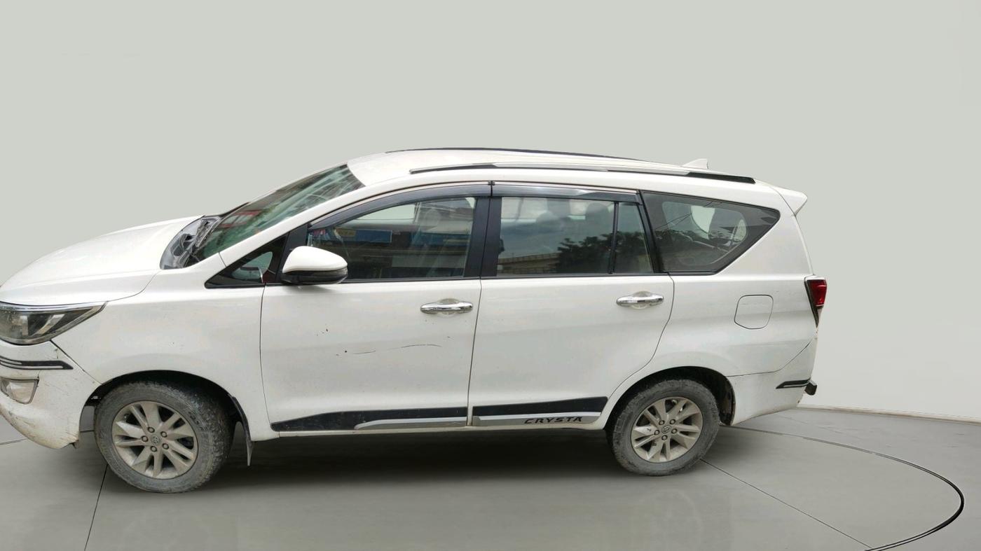 2016 Toyota Innova Crysta 2.4 GX 7 STR, Diesel, Manual, 92,69,969 km, exterior