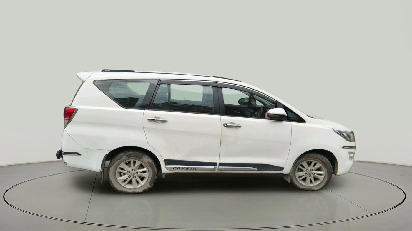 2016 Toyota Innova Crysta 2.4 GX 7 STR, Diesel, Manual, 92,69,969 km, exterior