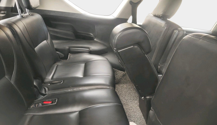 2016 Toyota Innova Crysta 2.4 GX 7 STR, Diesel, Manual, 2,81,561 km, interior