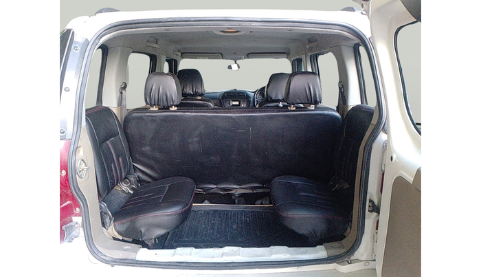 2018 Mahindra TUV300 T6 PLUS, Diesel, Manual, 80,741 km, exterior