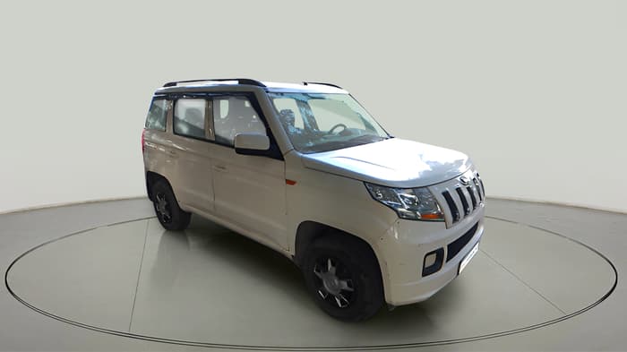 2018 Mahindra TUV300 T6 PLUS, Diesel, Manual, 82,500 km, exterior