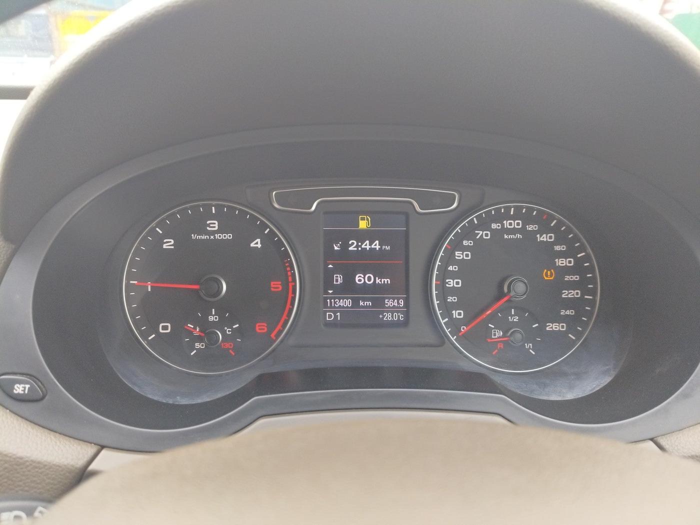 2014 Audi Q3 2.0 TDI QUATTRO, Diesel, Automatic, 1,13,400 km, interior