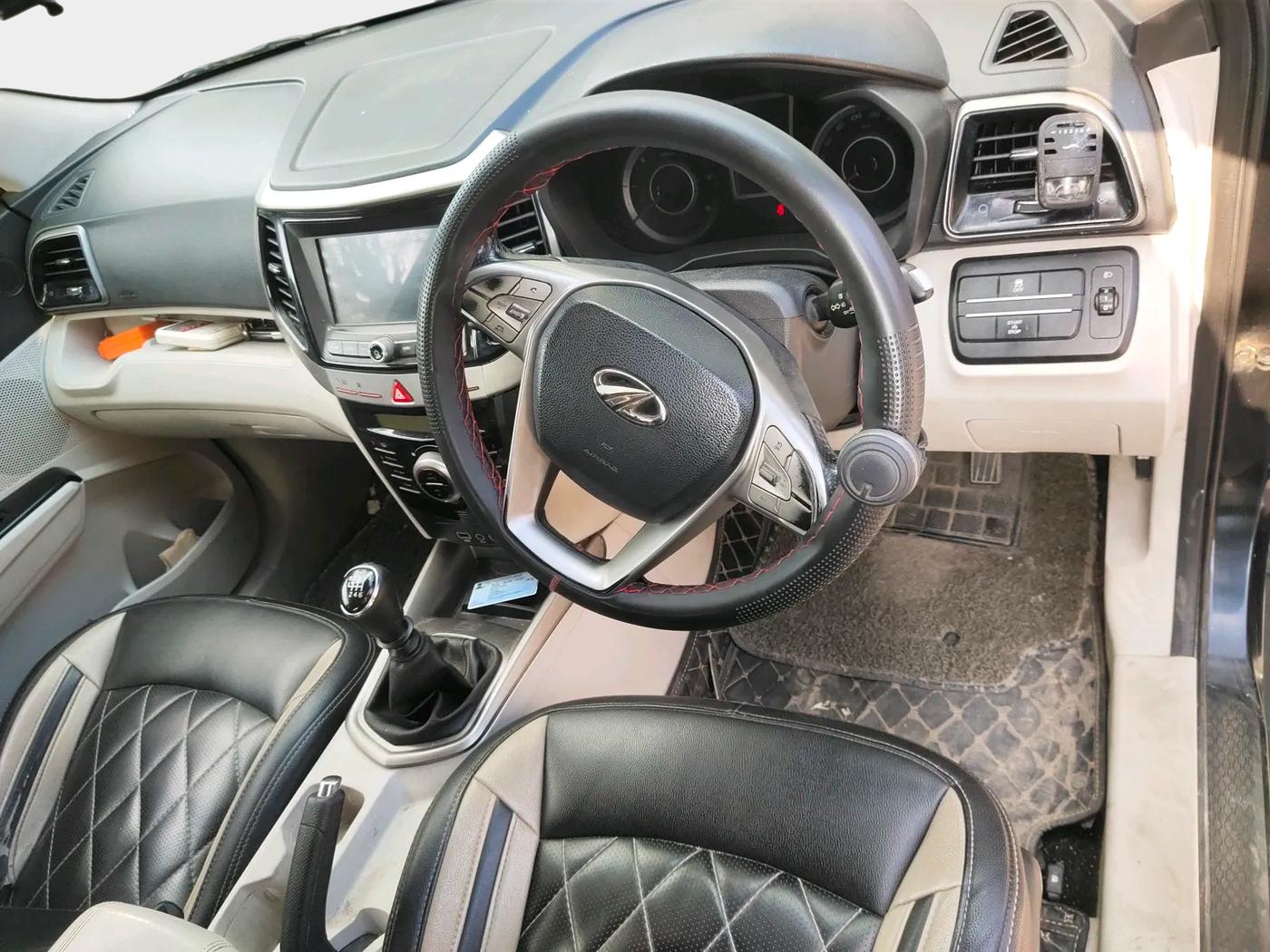 2019 Mahindra XUV300 W8 1.5 DIESEL, Diesel, Manual, 97,000 km, interior